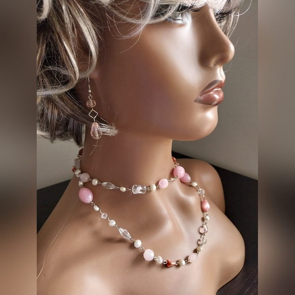 Elegant Pink and Gold Jewelry Set - Picture 4 of 15